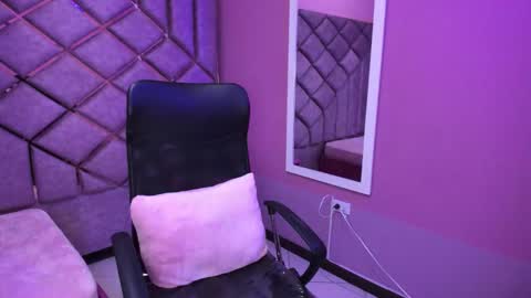 Anny online show from 02/16/26, 06:59