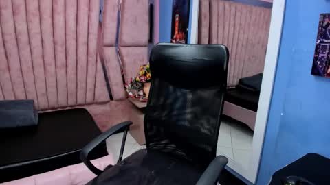 Anny online show from 04/20/26, 04:54