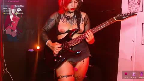 Annie online show from 12/17/25, 01:22