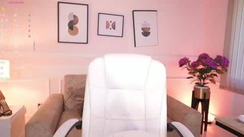 Snapshot of annybuny chatting on 07/07/26, 11:47 Ana online show from 07/07/26, 11:47