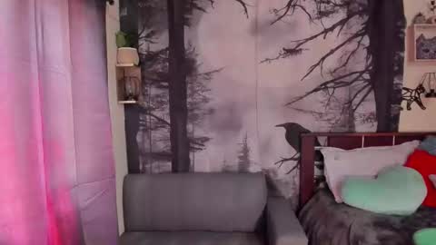 Annyluna online show from 12/17/25, 09:10