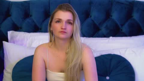 annyraii online show from 02/17/26, 06:21