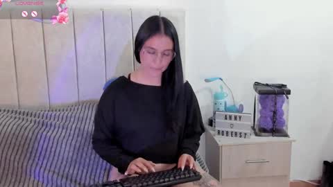 Anny online show from 06/03/26, 08:14