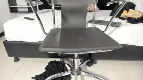 Anny online show from 02/08/25, 11:02