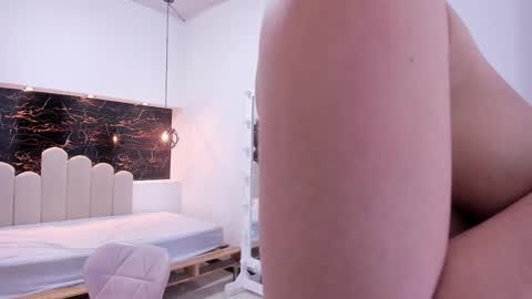 Anny online show from 09/10/25, 09:04