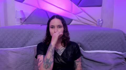 Snapshot of annythomsonn chatting on 01/16/25, 10:55 AnnyT online show from 01/16/25, 10:55