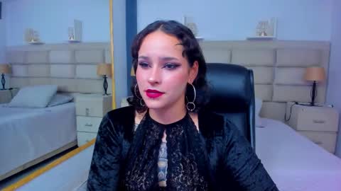 Snapshot of annythomsonn chatting on 10/14/25, 09:04 AnnyT online show from 10/14/25, 09:04