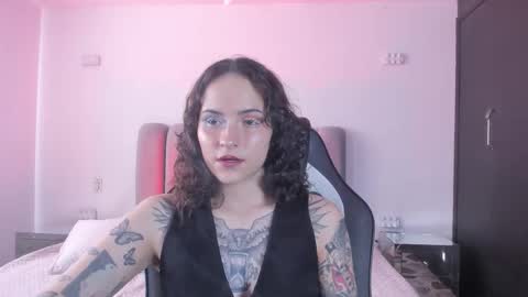 Snapshot of annythomsonn chatting on 01/17/26, 09:07 AnnyT online show from 01/17/26, 09:07