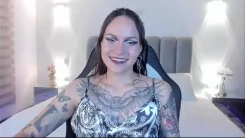 Snapshot of annythomsonn chatting on 02/05/26, 10:47 AnnyT online show from 02/05/26, 10:47