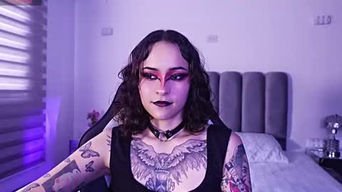 Snapshot of annythomsonn chatting on 02/06/26, 09:51 AnnyT online show from 02/06/26, 09:51