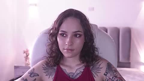 Snapshot of annythomsonn chatting on 02/14/26, 09:00 AnnyT online show from 02/14/26, 09:00