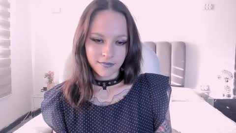 Snapshot of annythomsonn chatting on 02/18/26, 10:06 AnnyT online show from 02/18/26, 10:06