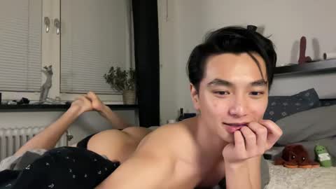 asiantwinkboy online show from 12/21/24, 04:09