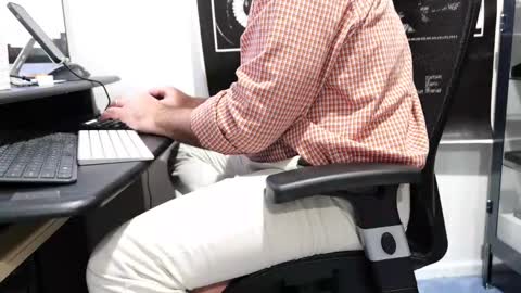 D online show from 11/10/25, 03:22