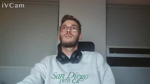 anonymousstoner58 online show from 04/01/26, 02:01