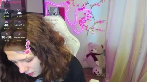 Snapshot of anora_millerr chatting on 11/23/25, 08:03 Anora online show from 11/23/25, 08:03