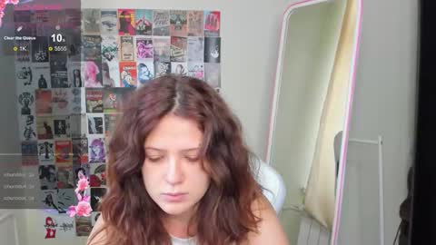 Snapshot of anora_millerr chatting on 11/29/25, 08:17 Anora online show from 11/29/25, 08:17