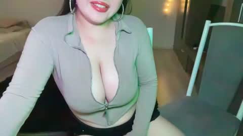 Snapshot of anora_sunny chatting on 07/08/26, 10:47 Any online show from 07/08/26, 10:47