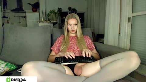 Snapshot of anorsel chatting on 02/23/25, 11:00 Sexy Ladybug online show from 02/23/25, 11:00