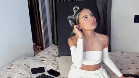 anotella_aa online show from 05/15/26, 11:34