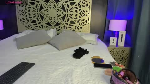 anthonelaDuque online show from 02/02/25, 11:51