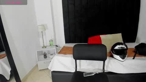 Snapshot of anthoy_wayans chatting on 12/11/24, 03:02 online show from 12/11/24, 03:02