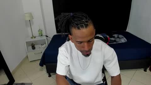 Snapshot of anthoy_wayans chatting on 12/14/24, 08:40 online show from 12/14/24, 08:40