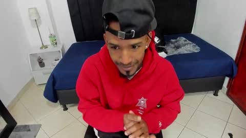 Snapshot of anthoy_wayans chatting on 12/18/24, 12:10 online show from 12/18/24, 12:10