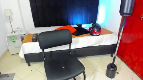 Snapshot of anthoy_wayans chatting on 01/25/25, 02:04 online show from 01/25/25, 02:04