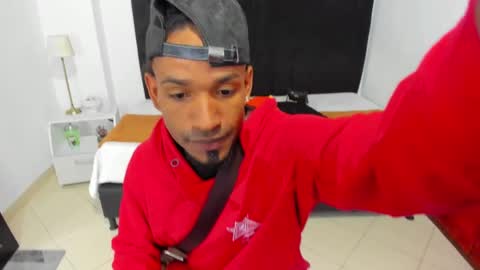 Snapshot of anthoy_wayans chatting on 01/25/25, 08:10 online show from 01/25/25, 08:10