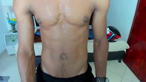 Snapshot of anthoy_wayans chatting on 02/08/25, 12:49 online show from 02/08/25, 12:49