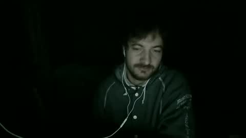 Snapshot of antohank chatting on 02/14/25, 10:25 antohank online show from 02/14/25, 10:25