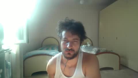 Snapshot of antohank chatting on 09/18/25, 01:57 antohank online show from 09/18/25, 01:57