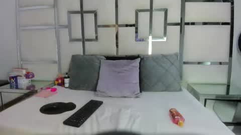 Snapshot of antonelablaze chatting on 04/27/26, 03:26 AntonelaBlaze online show from 04/27/26, 03:26