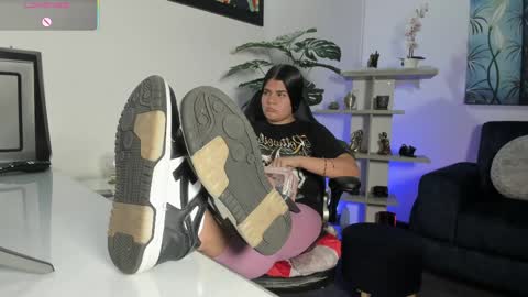   online show from 04/01/26, 07:44