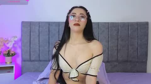 Snapshot of antonella01_cf chatting on 09/22/25, 09:17 antonella online show from 09/22/25, 09:17