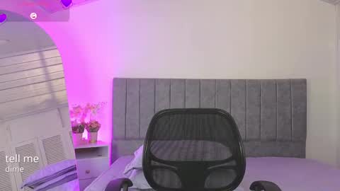 Snapshot of antonella01_cf chatting on 09/26/25, 09:19 antonella online show from 09/26/25, 09:19