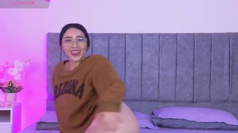 Snapshot of antonella01_cf chatting on 10/25/25, 07:52 antonella online show from 10/25/25, 07:52