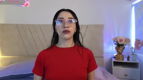 Snapshot of antonella01_cf chatting on 12/14/25, 08:13 antonella online show from 12/14/25, 08:13