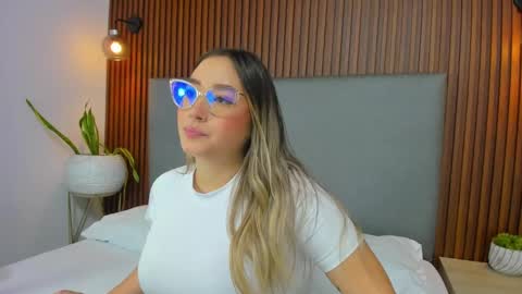 A N T O N E L L A  online show from 01/06/25, 01:52