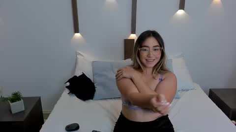 A N T O N E L L A  online show from 01/13/25, 03:04