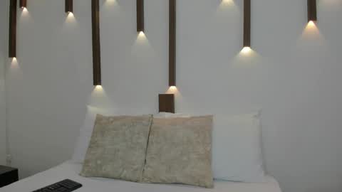 A N T O N E L L A  online show from 01/28/25, 12:00