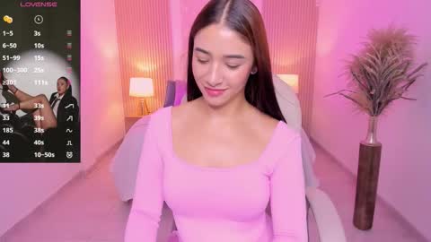 Snapshot of antonella_grayy chatting on 12/18/25, 11:05 Antonella Grayy online show from 12/18/25, 11:05