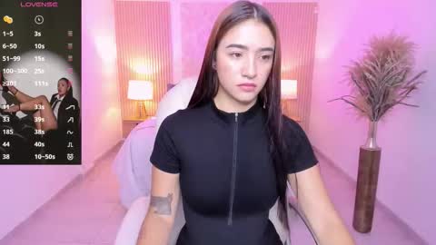 Snapshot of antonella_grayy chatting on 12/22/25, 11:07 Antonella Grayy online show from 12/22/25, 11:07