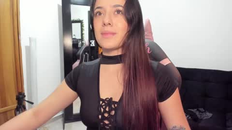 Snapshot of antonella_naughty1 chatting on 02/13/25, 05:11 antonella online show from 02/13/25, 05:11