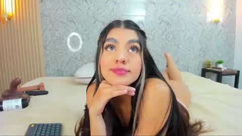 Snapshot of antonella_west chatting on 06/11/26, 12:32 Anto online show from 06/11/26, 12:32