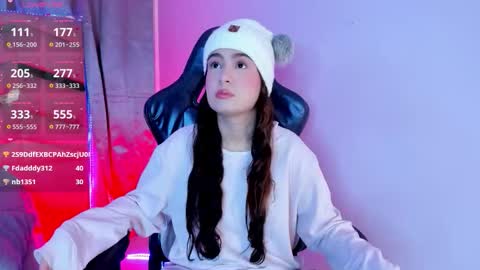 Snapshot of antonellaleon_ chatting on 12/17/25, 03:23 Anto online show from 12/17/25, 03:23