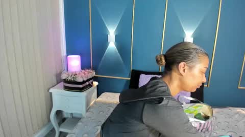 Sarah online show from 02/23/25, 10:28