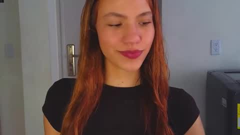 Snapshot of antonellarossii_ chatting on 03/03/25, 01:42 Antonella online show from 03/03/25, 01:42