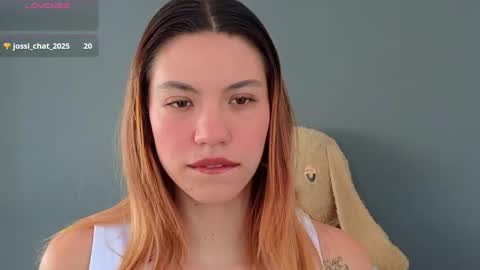 Snapshot of antonellarossii_ chatting on 11/21/25, 01:43 Antonella online show from 11/21/25, 01:43